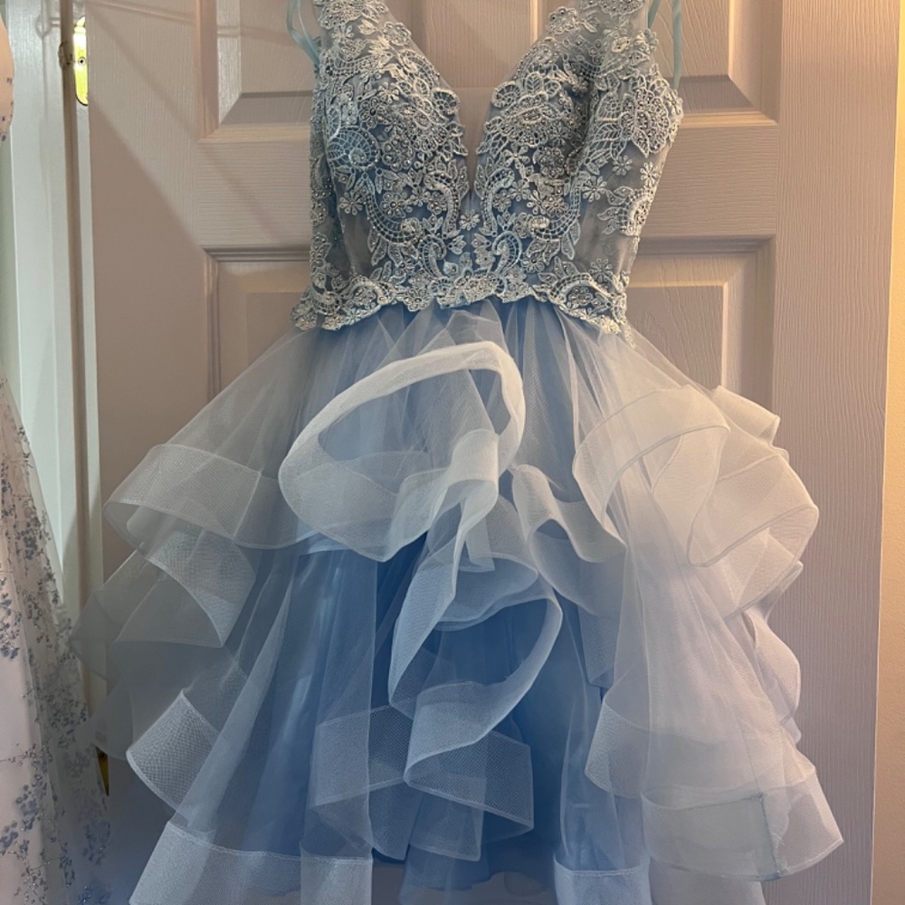 Formal dresses - Picture 7 of 11